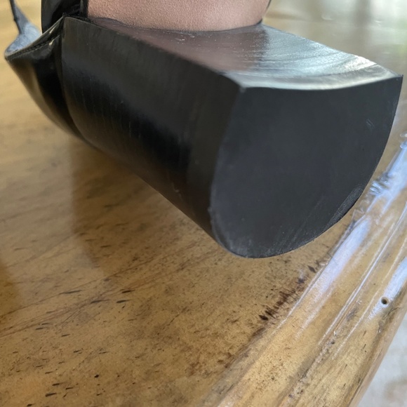 STUART WEITZMAN BLACK SANDALS SZ 7.5 M, 2 inch heels - Picture 10 of 12